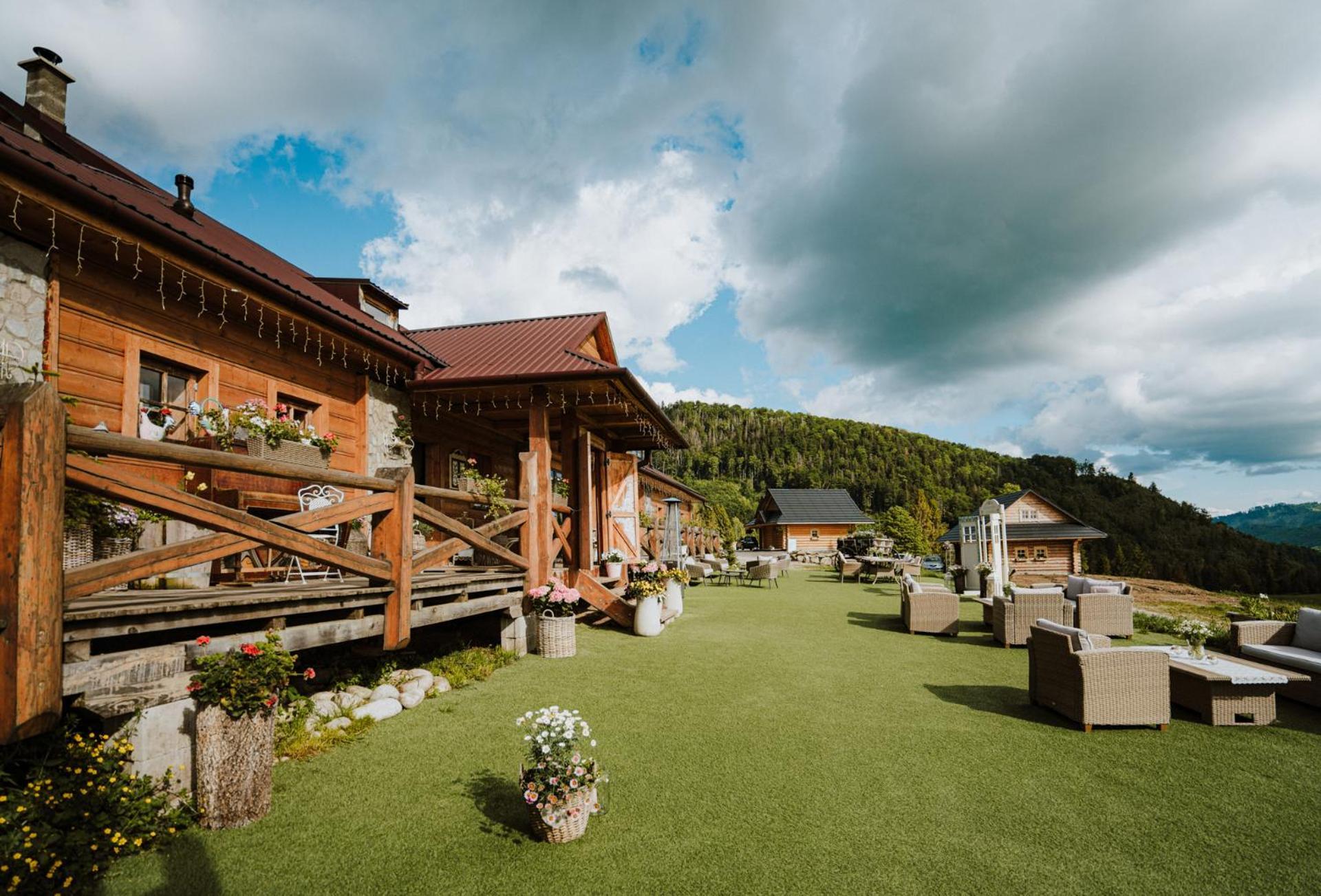 Penzion Zbojnicky Halas Tisovec Exteriér fotografie
